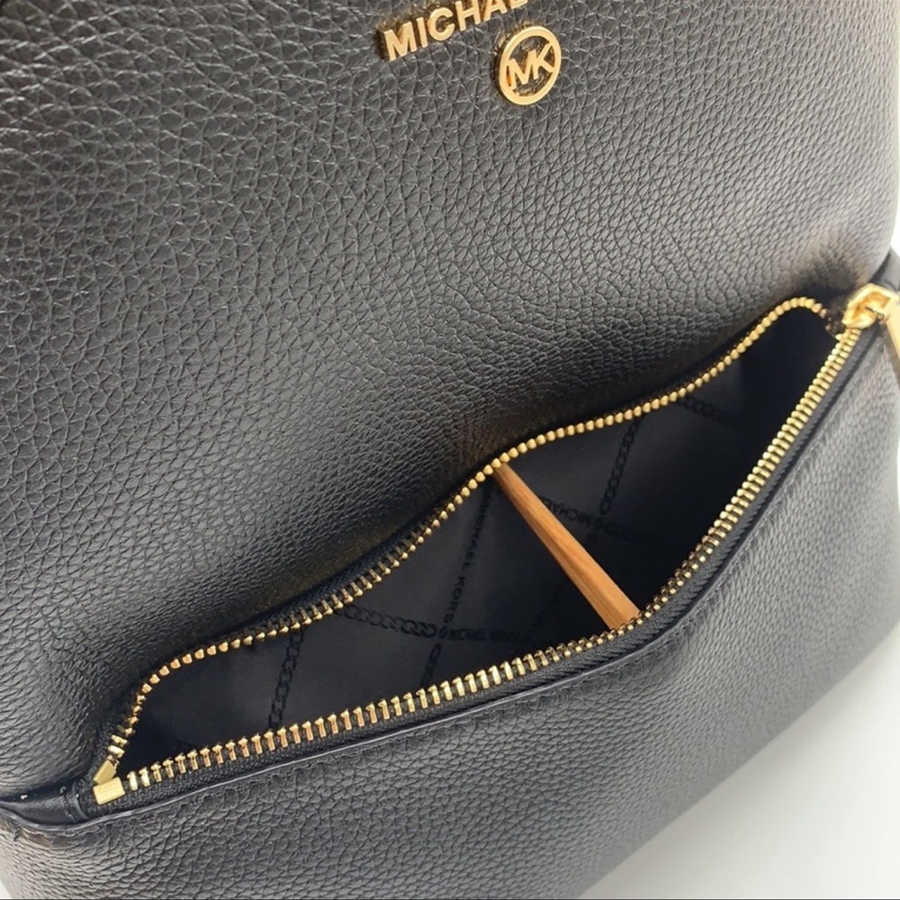 Michael Kors Womens Valerie Medium Logo Backpack 30F2G9VB2B
Black
NWT - Picture 15 of 16